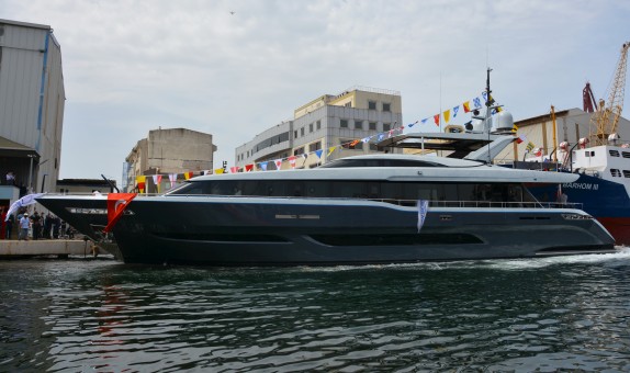 Mengi Yay, SEA STAR'ı Denize İndirdi