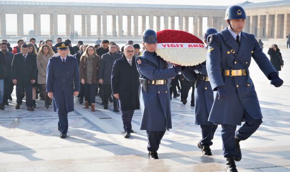 Yiğit Akü Bayileri Anıtkabir'i Ziyaret Etti
